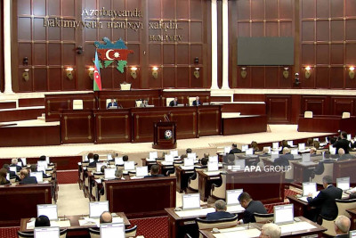 Milli Məclisin iclası başlayıb