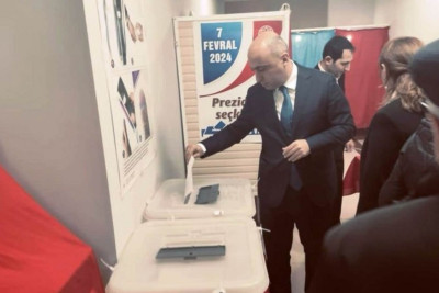 Elm və təhsil naziri səs verib