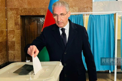 Muxtar Babayev səs verib