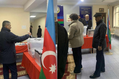 Zakir Həsənov və Vilayət Eyvazov səs veriblər