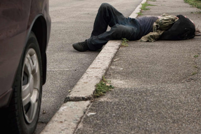 22 yaşlı piyadanı maşın vurub öldürdü