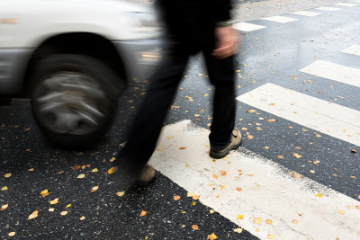 Pirallahıda qadın sürücü piyadanı vuraraq öldürüb