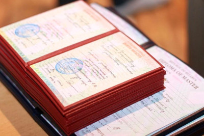 Xaricdə təhsil alanların NƏZƏRİNƏ: Diplomların tanınması ilə bağlı YENİLİK