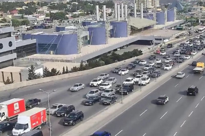 Bakının bir sıra yollarında tıxac var - SİYAHI