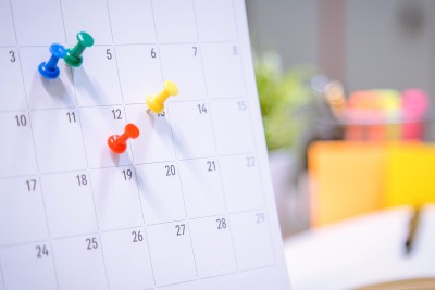 Bu ay 12 gün iş olmayacaq