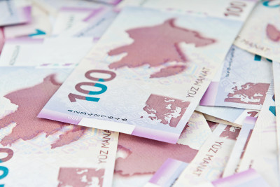 Azərbaycan manatının dövretmə sürəti cüzi azalıb