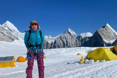 Nepallı qadın Everesti fəth edən ən sürətli qadın kimi rekord vurub