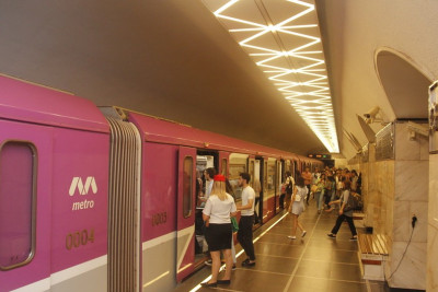 Bakı metrosunda tüstülənmə olub