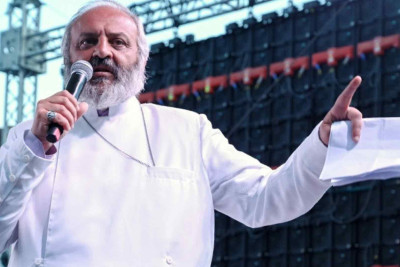 Keşiş Baqrat müxalif deputatların mandatdan imtinasını mümkün sayıb