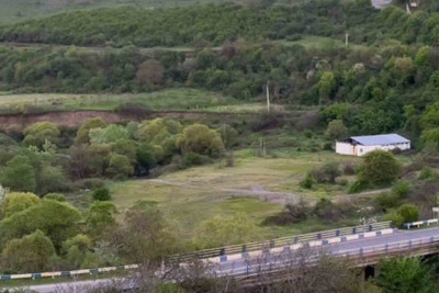 Tovuzda yük maşını aşıb