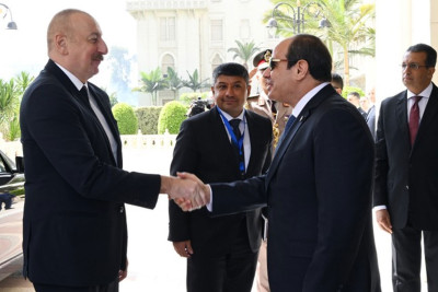 Prezident İlham Əliyevin Qahirədə rəsmi qarşılanma mərasimi olub