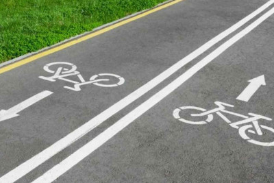 Qanunvericiliyə velosiped yolu və kiçik elektrik nəqliyyat vasitəsi anlayışlarının daxil edilməsinə dair layihə ilk oxunuşdan keçib