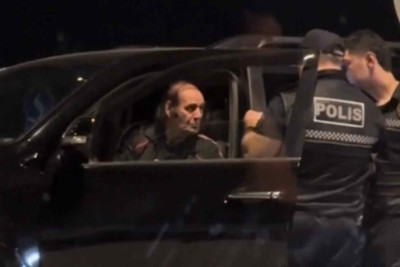 Xalq artisti Niyaməddin Musayev polislə yayılan görüntülərinə AÇIQLAMA verib