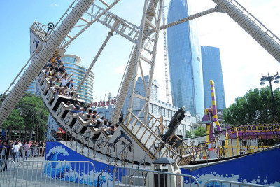 Bulvarda sökülən attraksionların yerinə niyə yeniləri gətirilmir? - AÇIQLAMA