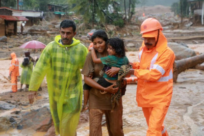 Hindistanda sürüşmə qurbanlarının sayı 40 nəfəri ötüb