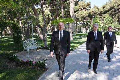 İlham Əliyev yenilənmiş Nərimanov parkının açılışında olub - YENİLƏNİB