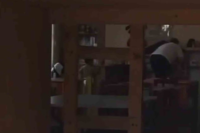 Azyaşlıya qarşı şiddət göstərən tərbiyəçi işdən çıxarılıb
