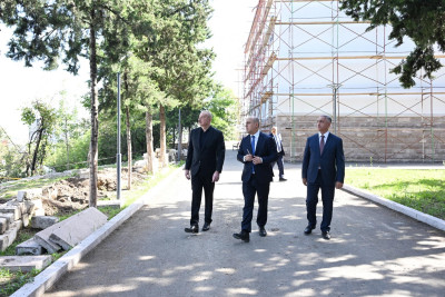 Prezident Xankəndidə Qarabağ Universitetində görülən işlərlə tanış olub
