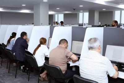 DİM-də 167 hakimliyə namizədin yazılı imtahanı keçirilib