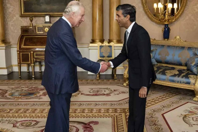 Britaniya kralı III Çarlz Rişi Sunakın istefasını qəbul edib