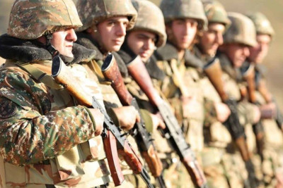 Ermənistanda hərbi hissəyə hücum edilib