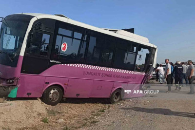 Sumqayıtda marşrut avtobusu TIR-la toqquşub