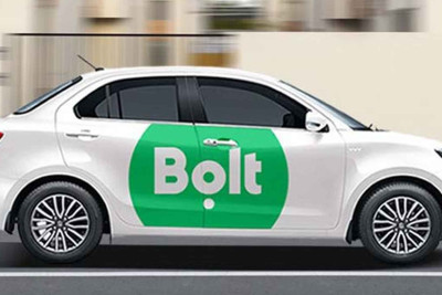 “Bolt”dan komfort taksi çağırdı, sürücü arxa oturacağa keçdi