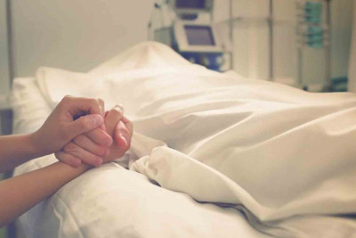 Hamilə qadın xəstəxanada ölüb - YENİLƏNİB