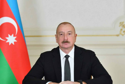 İlham Əliyev İslamabadda milli abidəni ziyarət edib