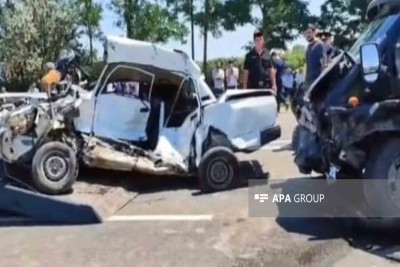 Qusarda "TikTok" videosu çəkən sürücü qəza törədərək ölüb