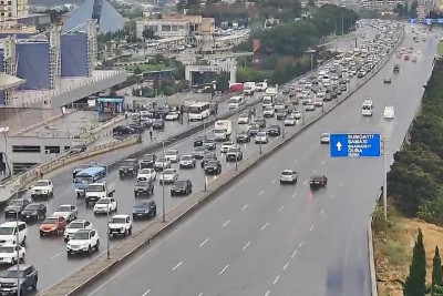 Bakıda tıxac olan yollar - SİYAHI