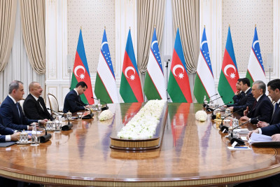 Azərbaycan və Özbəkistan prezidentlərinin məhdud tərkibdə görüşü başlayıb
