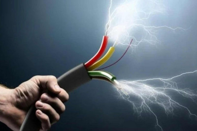 Şəmkir: 53 yaşlı kişini elektrik cərəyanı vuraraq öldürüb