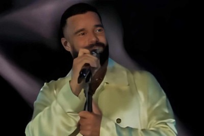 Riki Martin Bakıdakı konsertində ana dilimizdə danışıb – VİDEO