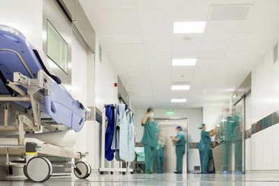 Bakıda 2 gün əvvəl bıçaqlanan qadın xəstəxanada ölüb, əri şübhəli bilinir