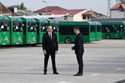 Prezident İlham Əliyev Zığ Elektrik Avtobus Parkının fəaliyyəti ilə tanış olub - YENİLƏNİB