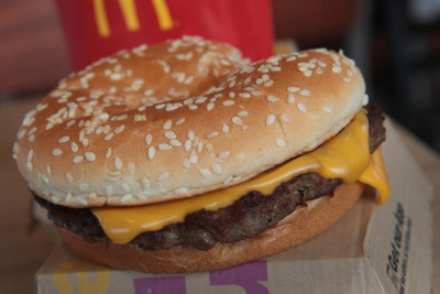 ABŞ-də “McDonald's” şəbəkəsində zəhərlənmə olub, ölən və zərərçəkənlər var