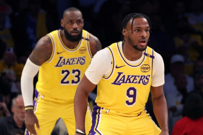Lebron Ceyms və oğlunu məhkəməyə veriblər