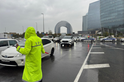 Heydər Əliyev prospektinin əsas yolu bağlandı