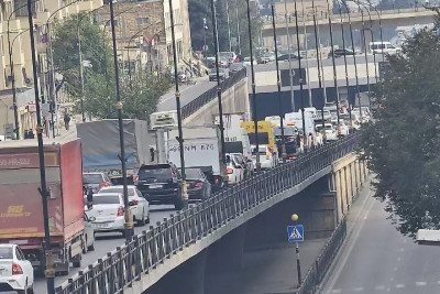 Bakıda QƏZA: Sıxlıq yarandı