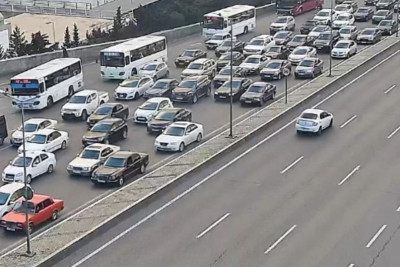Bakıda tıxac olan yollar - SİYAHI