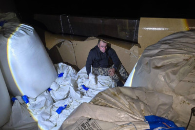 Azərbaycandan yüklərin arasında gizlənərək qatarla Rusiyaya keçməyə çalışan şəxs saxlanılıb