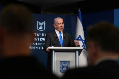 Netanyahu Makronu cahillikdə ittiham edib