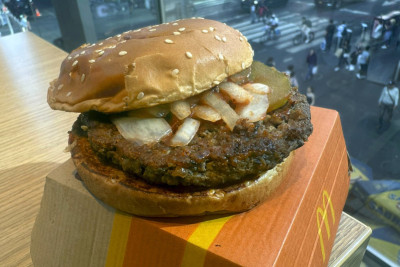 90 nəfəri xəstəxanalıq edən Mc Donald’s epidemiyasının səbəbi bilindi