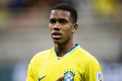 17 yaşlı futbolçu Neymarın rekordunu qırıb