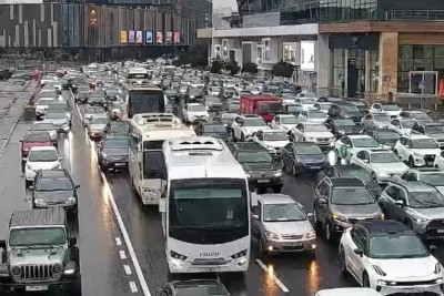 Bakıda tıxac olan yollar açıqlanıb - SİYAHI