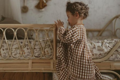 Estetiklik MƏCBURİYYƏTİ – Uşaqların geyimlərində soyuq rənglərdən niyə istifadə olunur?