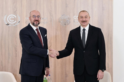 İlham Əliyev ölkə başçıları və rəsmi nümayəndələrlə görüşüb