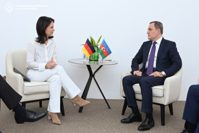 Ceyhun Bayramov almaniyalı həmkarı ilə görüşüb