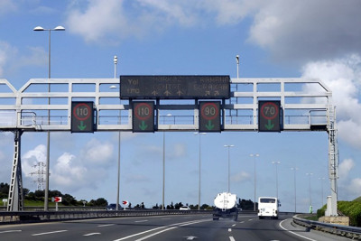 Sabahdan bu yollar bağlanır - SİYAHI